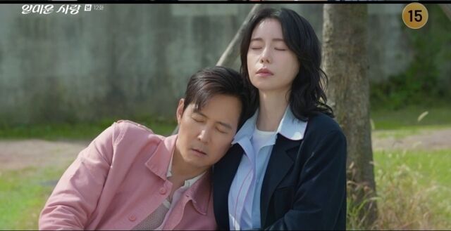 노란 수영복에 섹시한 몸매 어필하는 존예 처자