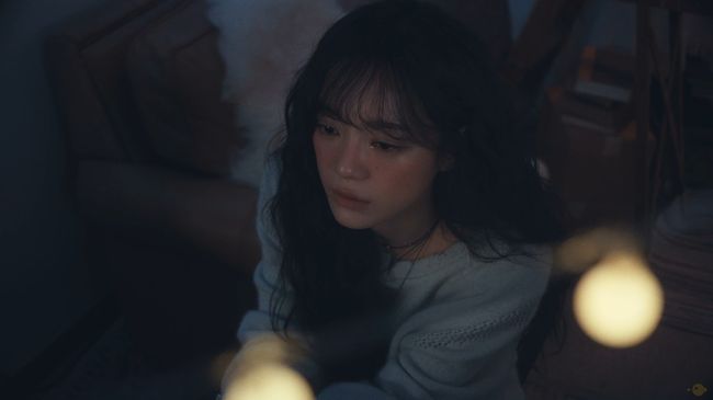 노란 수영복에 섹시한 몸매 어필하는 존예 처자