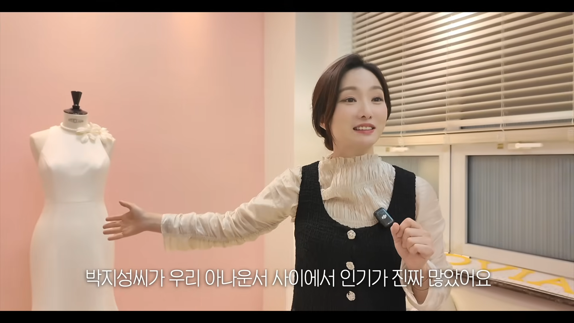 노란 수영복에 섹시한 몸매 어필하는 존예 처자