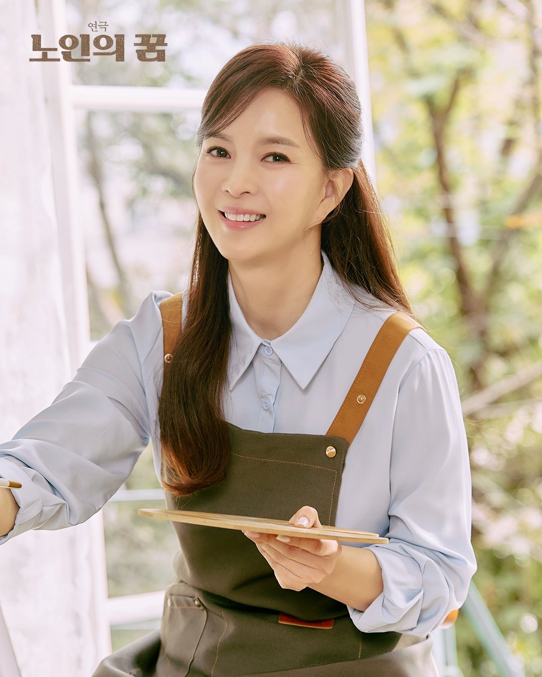 노란 수영복에 섹시한 몸매 어필하는 존예 처자