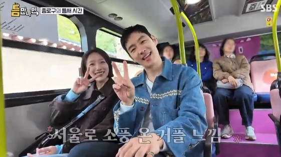 노란 수영복에 섹시한 몸매 어필하는 존예 처자