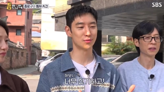 노란 수영복에 섹시한 몸매 어필하는 존예 처자