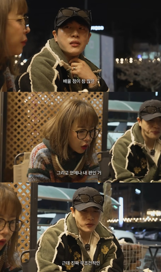 노란 수영복에 섹시한 몸매 어필하는 존예 처자