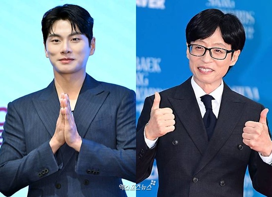 노란 수영복에 섹시한 몸매 어필하는 존예 처자