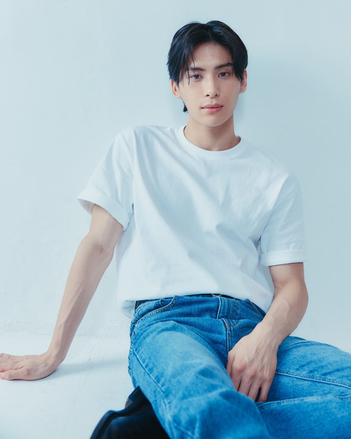 노란 수영복에 섹시한 몸매 어필하는 존예 처자