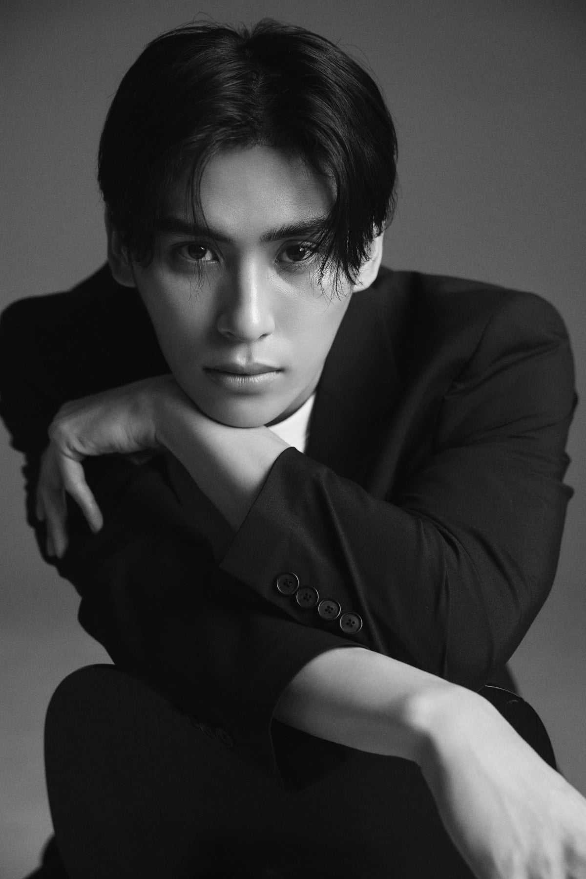 노란 수영복에 섹시한 몸매 어필하는 존예 처자