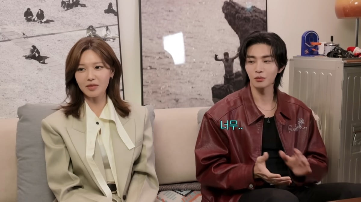 노란 수영복에 섹시한 몸매 어필하는 존예 처자