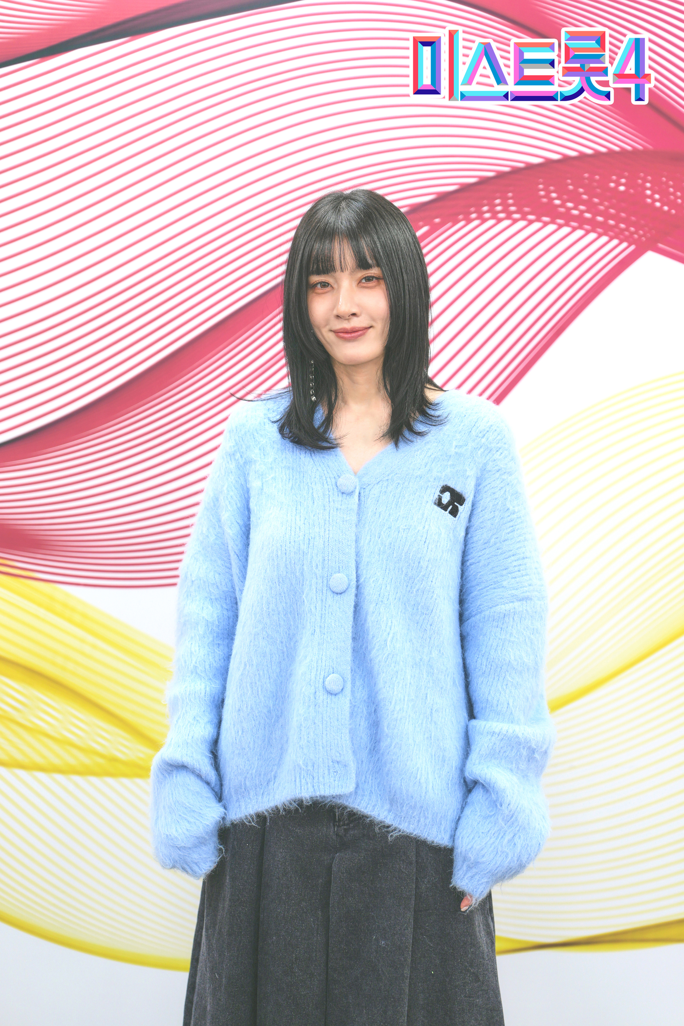 노란 수영복에 섹시한 몸매 어필하는 존예 처자