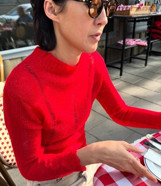 노란 수영복에 섹시한 몸매 어필하는 존예 처자