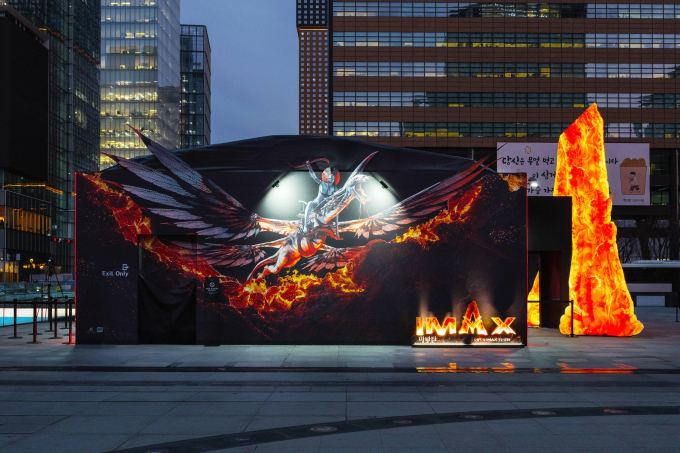 노란 수영복에 섹시한 몸매 어필하는 존예 처자