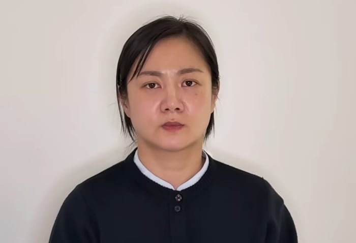 노란 수영복에 섹시한 몸매 어필하는 존예 처자