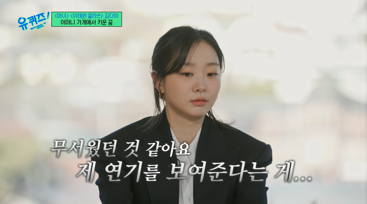 노란 수영복에 섹시한 몸매 어필하는 존예 처자