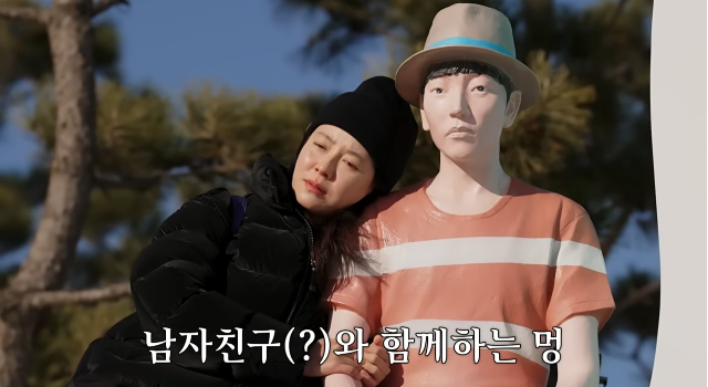 노란 수영복에 섹시한 몸매 어필하는 존예 처자