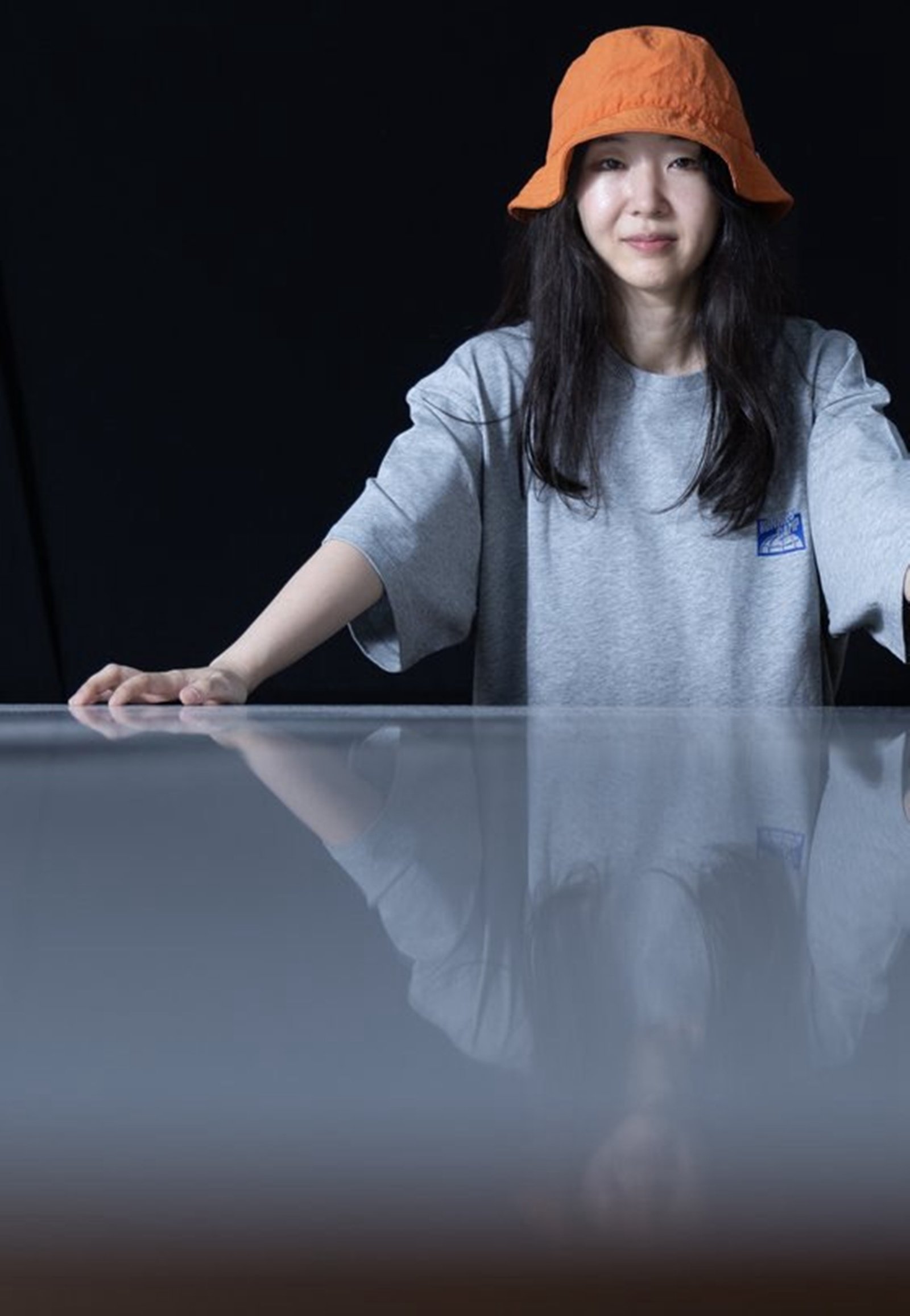 노란 수영복에 섹시한 몸매 어필하는 존예 처자