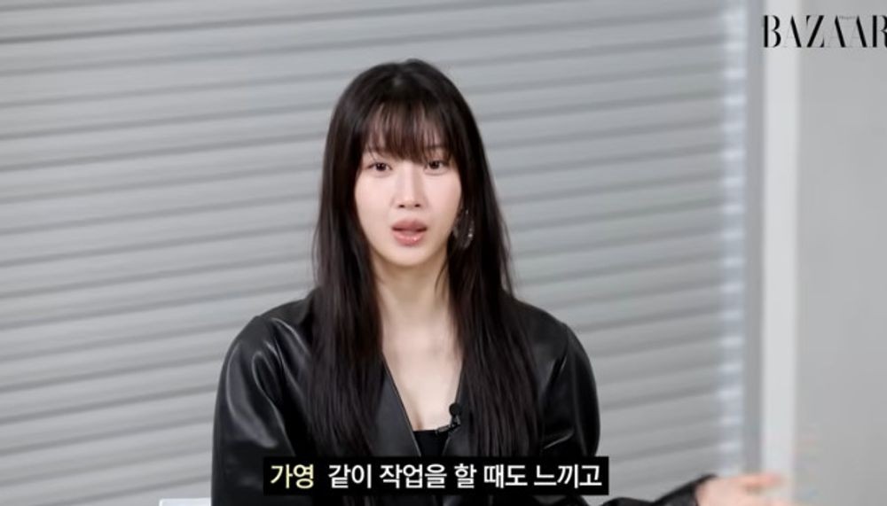 노란 수영복에 섹시한 몸매 어필하는 존예 처자