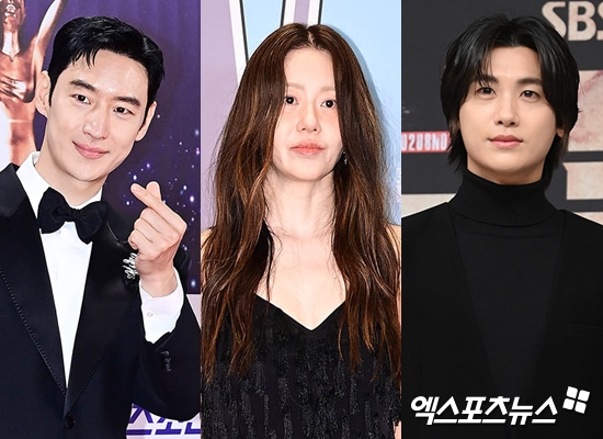 노란 수영복에 섹시한 몸매 어필하는 존예 처자