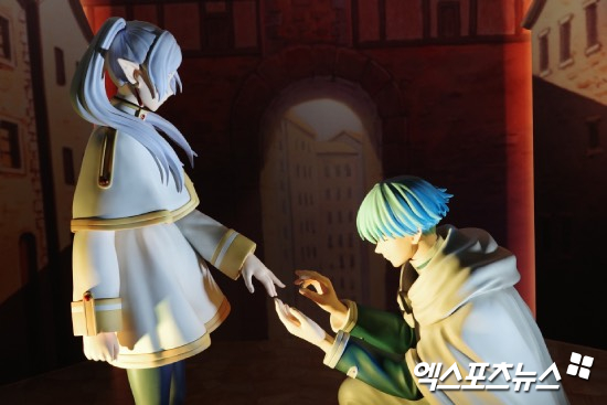 노란 수영복에 섹시한 몸매 어필하는 존예 처자