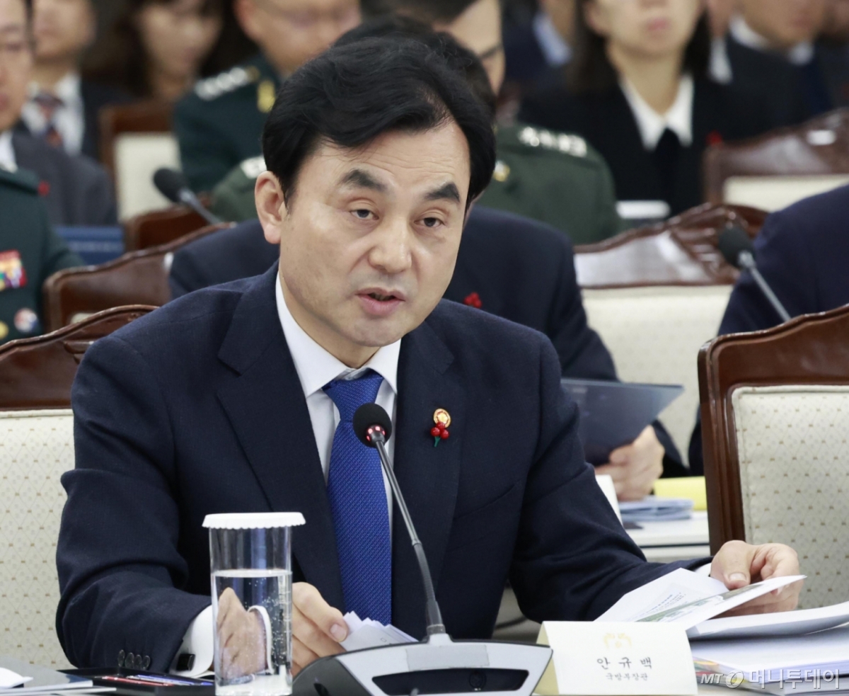 단독]안규백 국방장관 1월1일 공군 조기경보기 탄다…비군인 출신 장관 첫 지휘비행