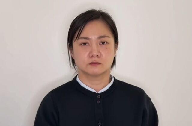 노란 수영복에 섹시한 몸매 어필하는 존예 처자