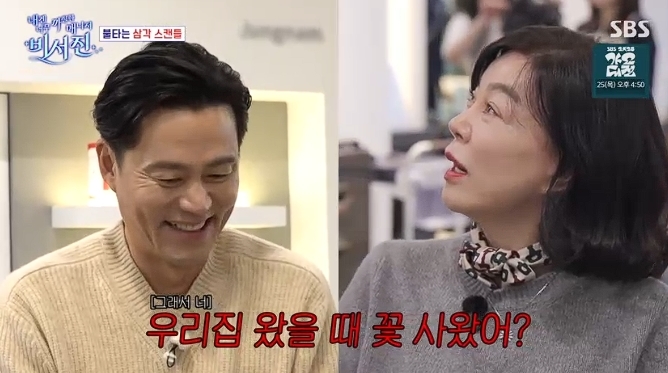 노란 수영복에 섹시한 몸매 어필하는 존예 처자