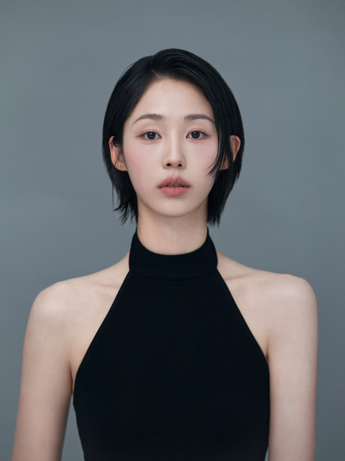 노란 수영복에 섹시한 몸매 어필하는 존예 처자