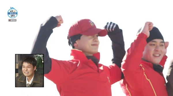 노란 수영복에 섹시한 몸매 어필하는 존예 처자