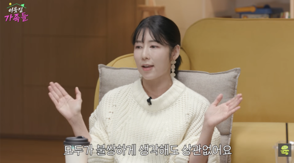 노란 수영복에 섹시한 몸매 어필하는 존예 처자