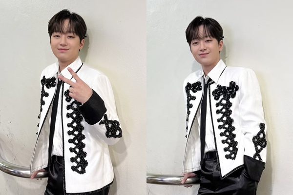 노란 수영복에 섹시한 몸매 어필하는 존예 처자