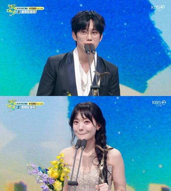 노란 수영복에 섹시한 몸매 어필하는 존예 처자