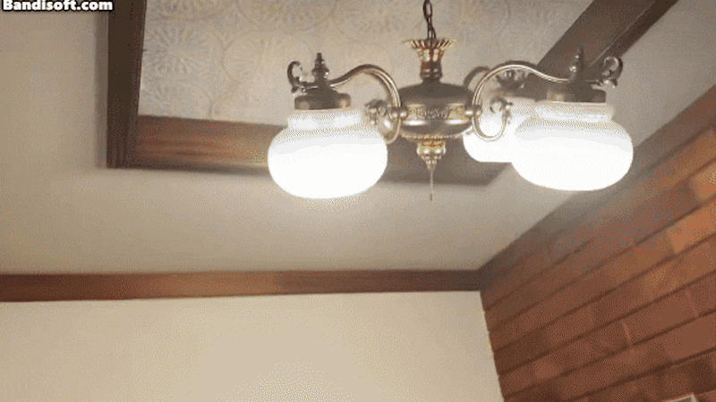 일본 혼슈 동쪽 끝 아오모리현 앞바다에서 지난 8일 저녁 11시15분쯤 규모 7.5로 추정되는 지진이 발생해 야외 구조물과 집안 물건 등이 심하게 흔들리고 있다. /X, 스레드