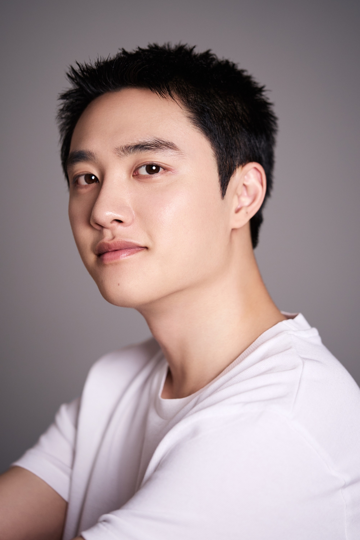 노란 수영복에 섹시한 몸매 어필하는 존예 처자