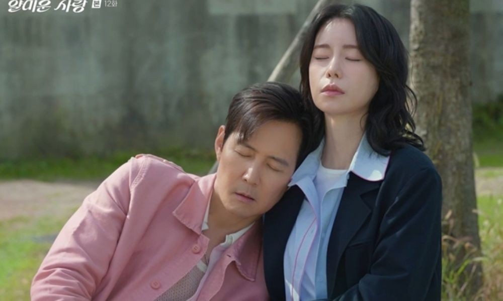 노란 수영복에 섹시한 몸매 어필하는 존예 처자