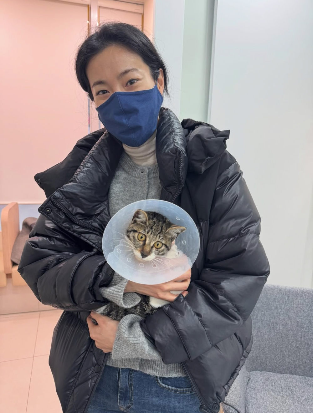 노란 수영복에 섹시한 몸매 어필하는 존예 처자