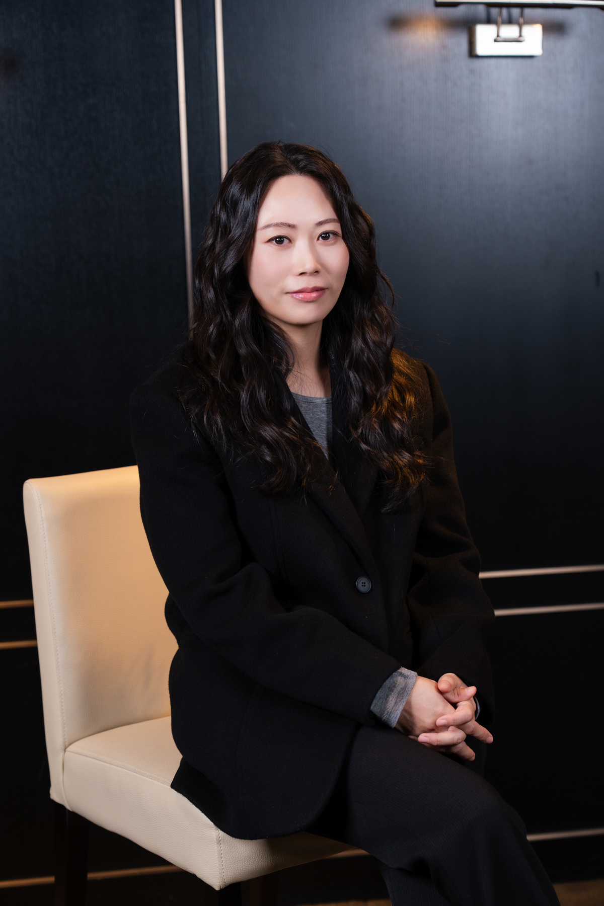 노란 수영복에 섹시한 몸매 어필하는 존예 처자