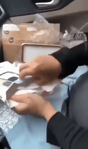 밀반입한 위조 신분증 찾는 방법을 안내하는 영상 [서울경찰청 마약범죄수사대 제공. 재판매 및 DB 금지]