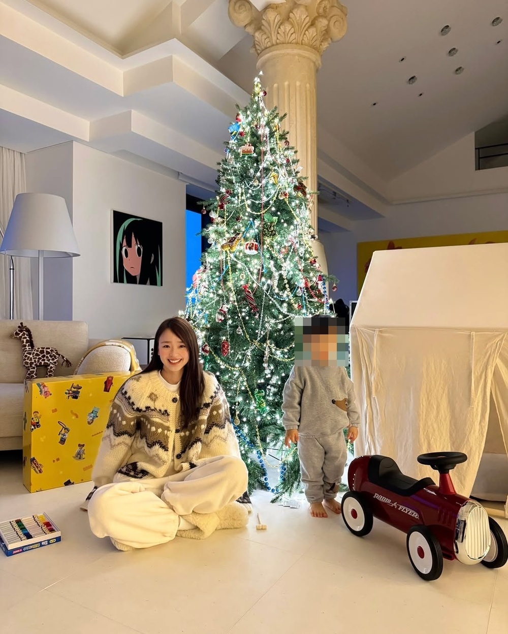 노란 수영복에 섹시한 몸매 어필하는 존예 처자