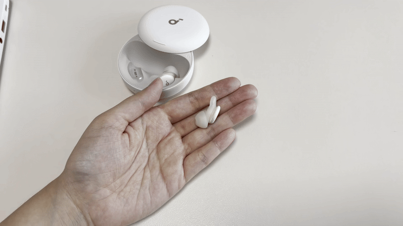 앤커의 수면용 이어폰 A30. 액티브노이즈캔슬링(ANC) 기능이 탑재됐다./윤예원 기자