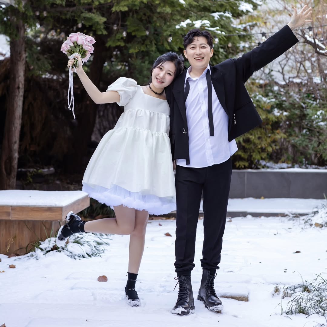 노란 수영복에 섹시한 몸매 어필하는 존예 처자