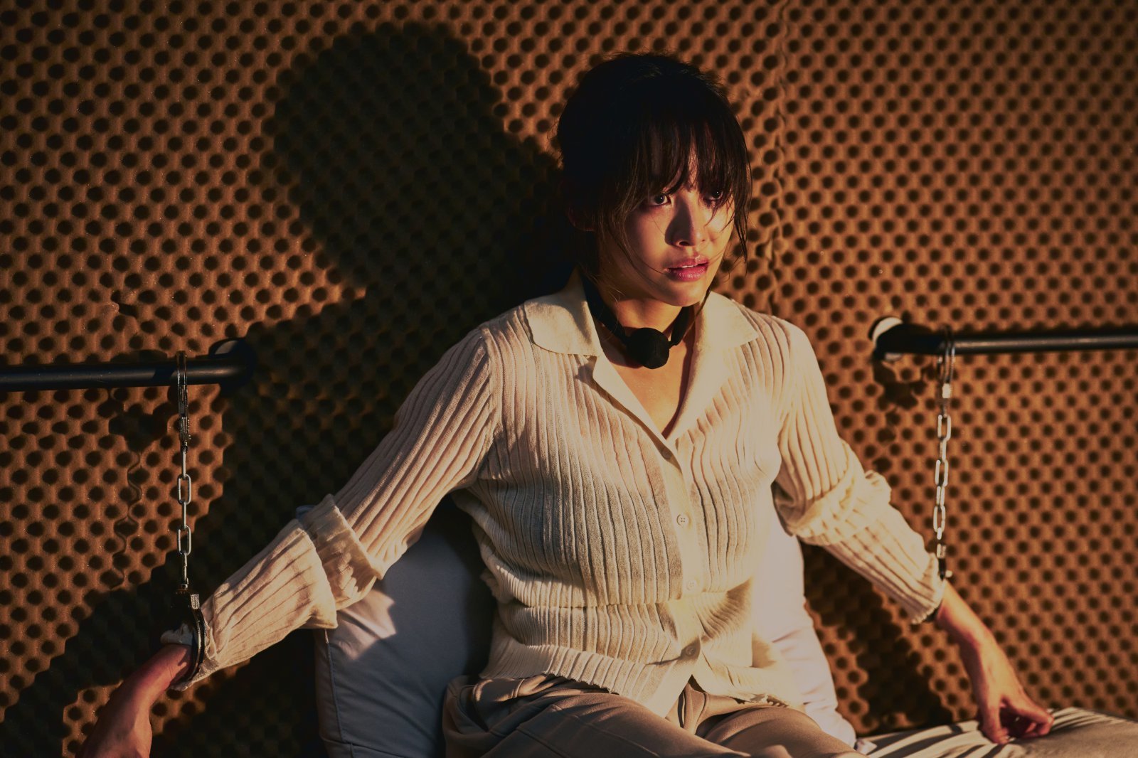 노란 수영복에 섹시한 몸매 어필하는 존예 처자