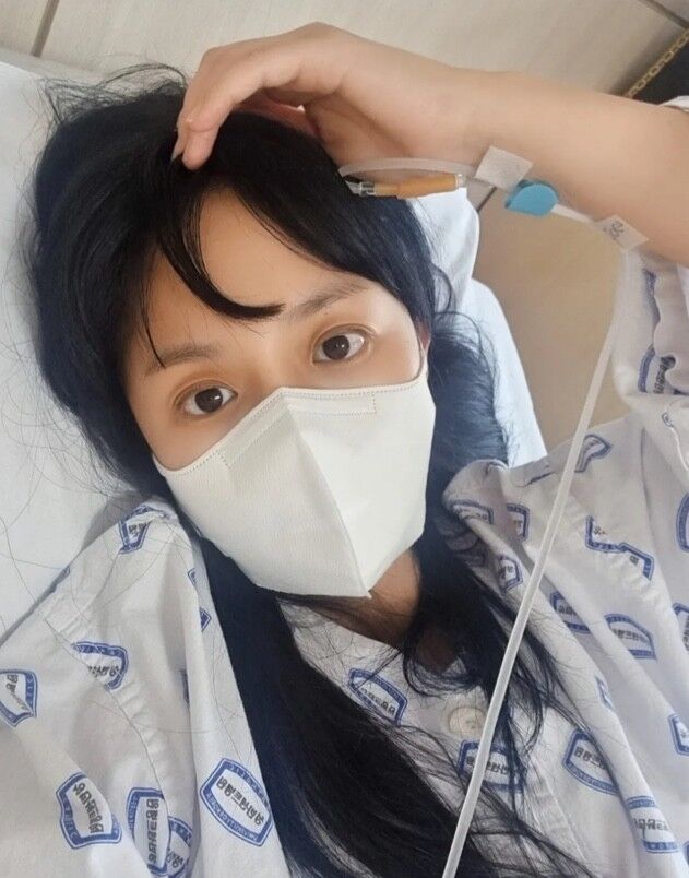 노란 수영복에 섹시한 몸매 어필하는 존예 처자