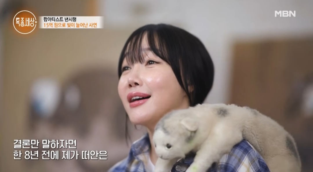 노란 수영복에 섹시한 몸매 어필하는 존예 처자