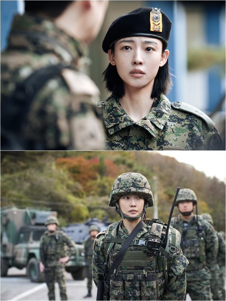 노란 수영복에 섹시한 몸매 어필하는 존예 처자