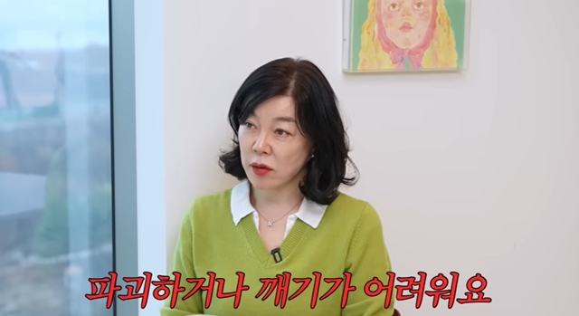 노란 수영복에 섹시한 몸매 어필하는 존예 처자