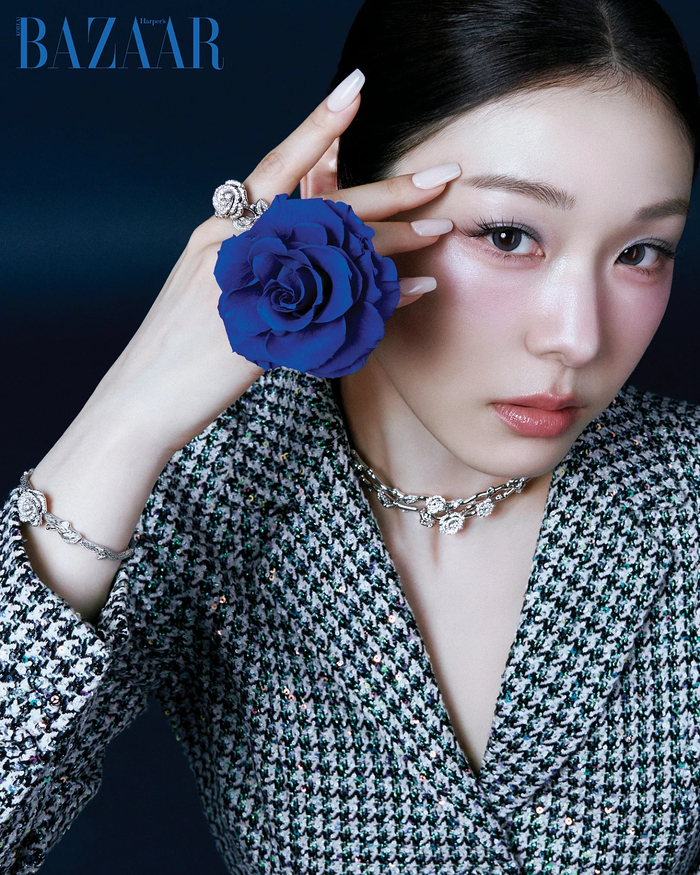 노란 수영복에 섹시한 몸매 어필하는 존예 처자