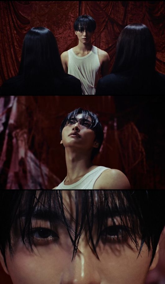 노란 수영복에 섹시한 몸매 어필하는 존예 처자