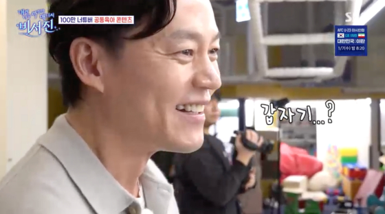 노란 수영복에 섹시한 몸매 어필하는 존예 처자