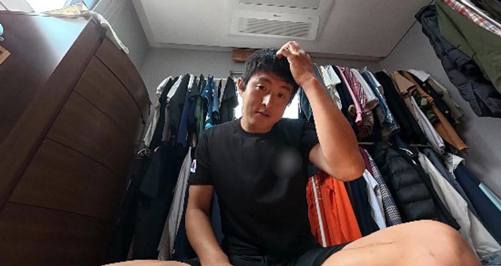 노란 수영복에 섹시한 몸매 어필하는 존예 처자