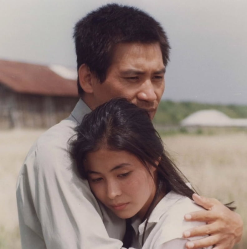 노란 수영복에 섹시한 몸매 어필하는 존예 처자