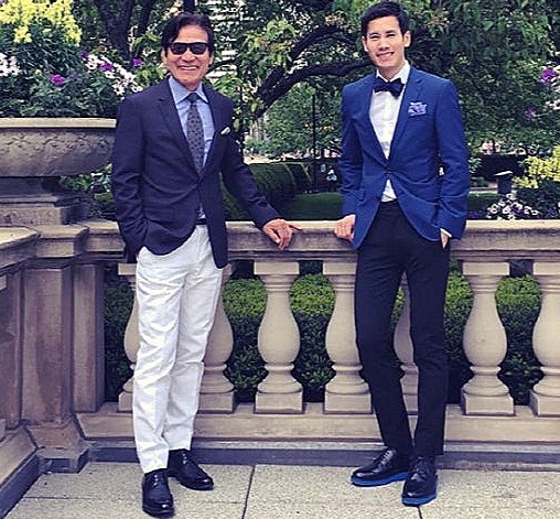 노란 수영복에 섹시한 몸매 어필하는 존예 처자