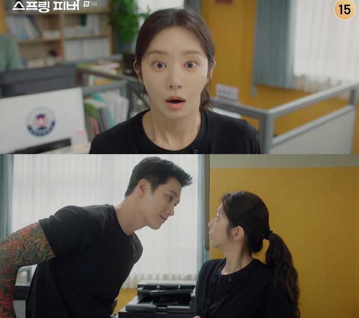 노란 수영복에 섹시한 몸매 어필하는 존예 처자